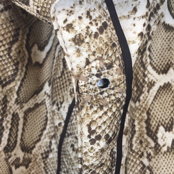 Vince Camuto Snakeskin Print Jacket - Picture 3 of 7